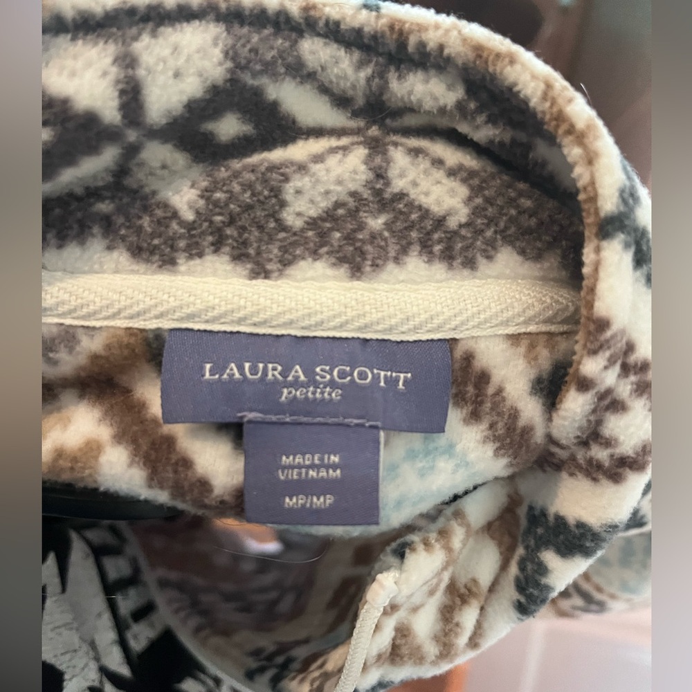 Women’s Petite Pullover Fleece